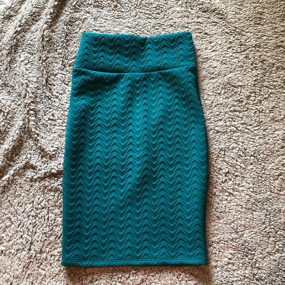 LULAROE SOLID CASSIE QUILTED GREEN/BLUE